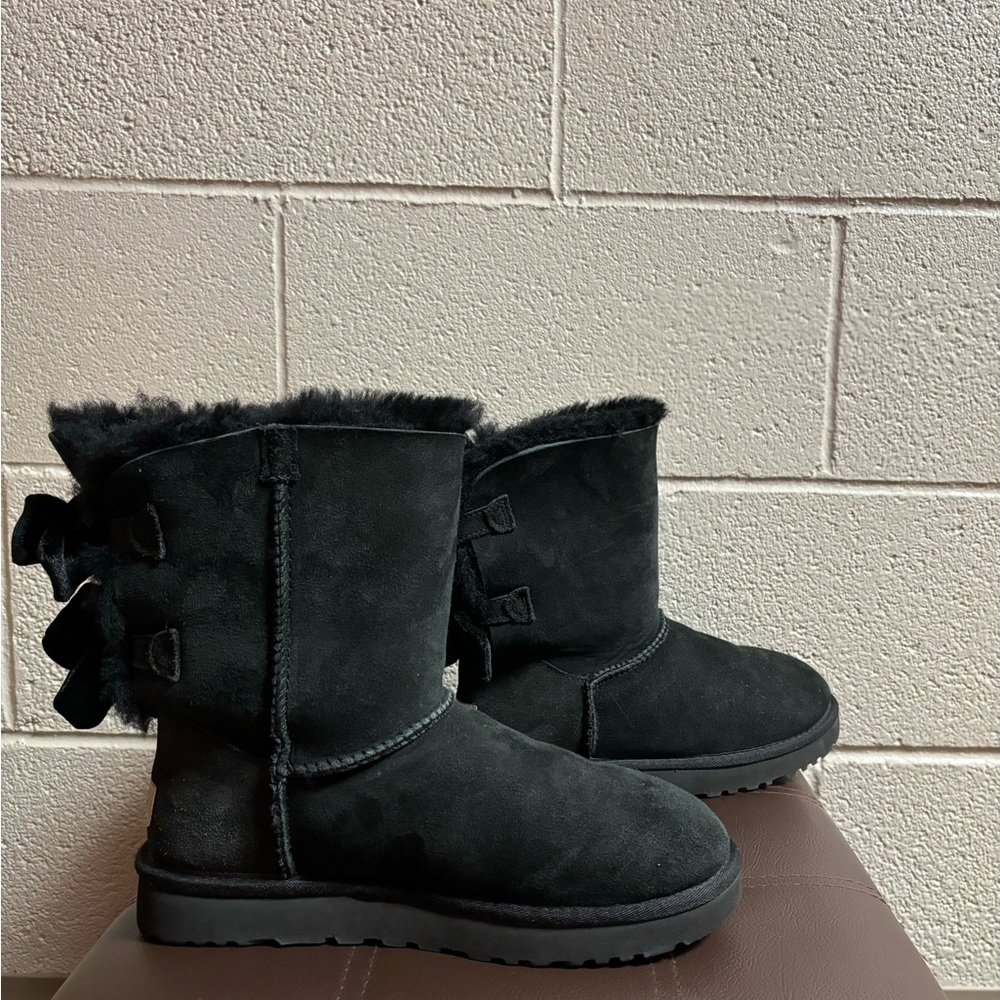 bailey bow uggs 🎀 - Picture 2 of 7